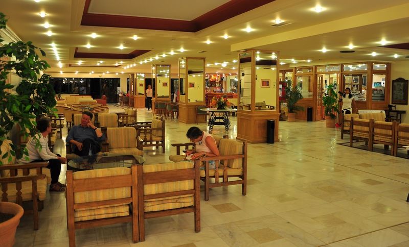 Mare Monte Beach Hotel Jeorjúpoli Kültér fotó